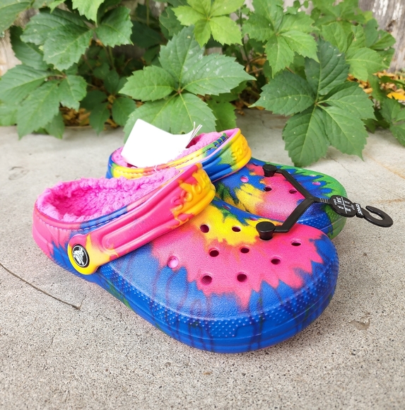CROCS Other - Crocs Kids🔥 SZ J2 🔥Tie Die With Fur Inside